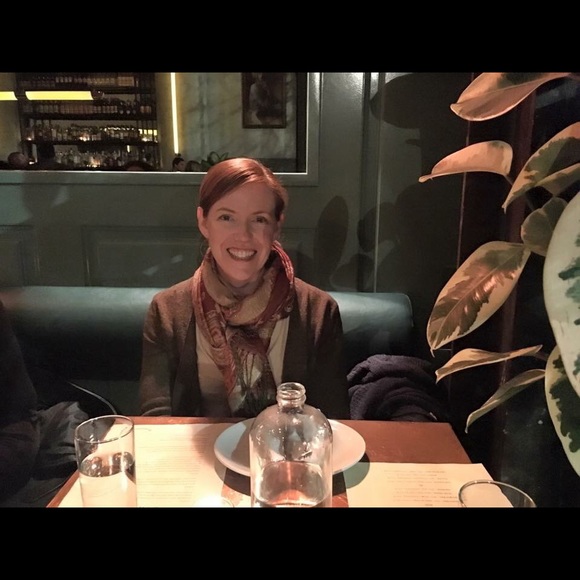 Meet your Posher, Bernadette - Picture 5 of 7